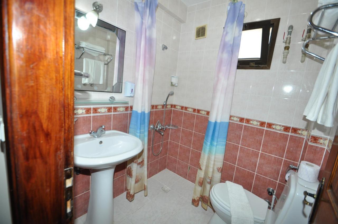 Defne & Zevkim Apart Otel Marmaris