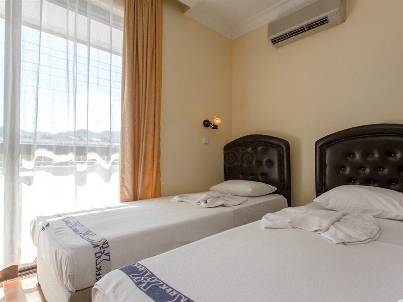Defne & Zevkim Apart Otel
