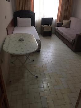 Defne & Zevkim Apart Otel Marmaris